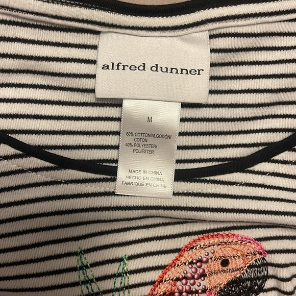Alfred‎ Dunner women’s size M shirt S/S white black stripes parrot embroidery - Picture 7 of 7